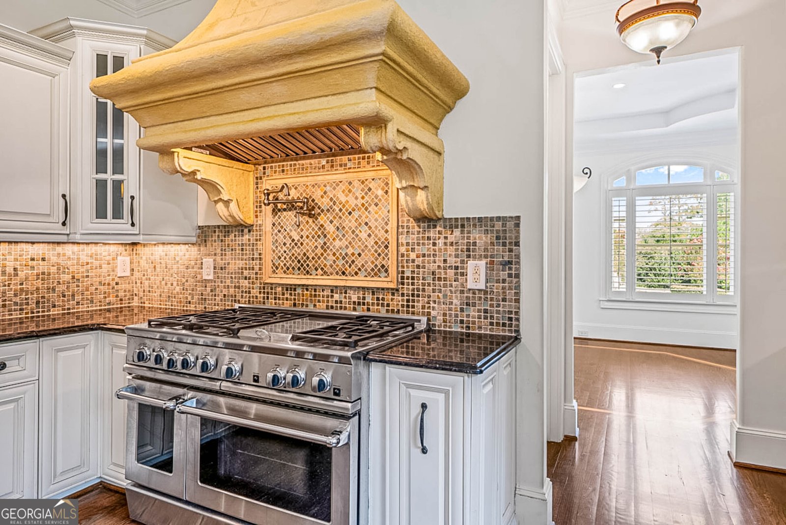 7611 Regency Circle Sandy Springs - 22