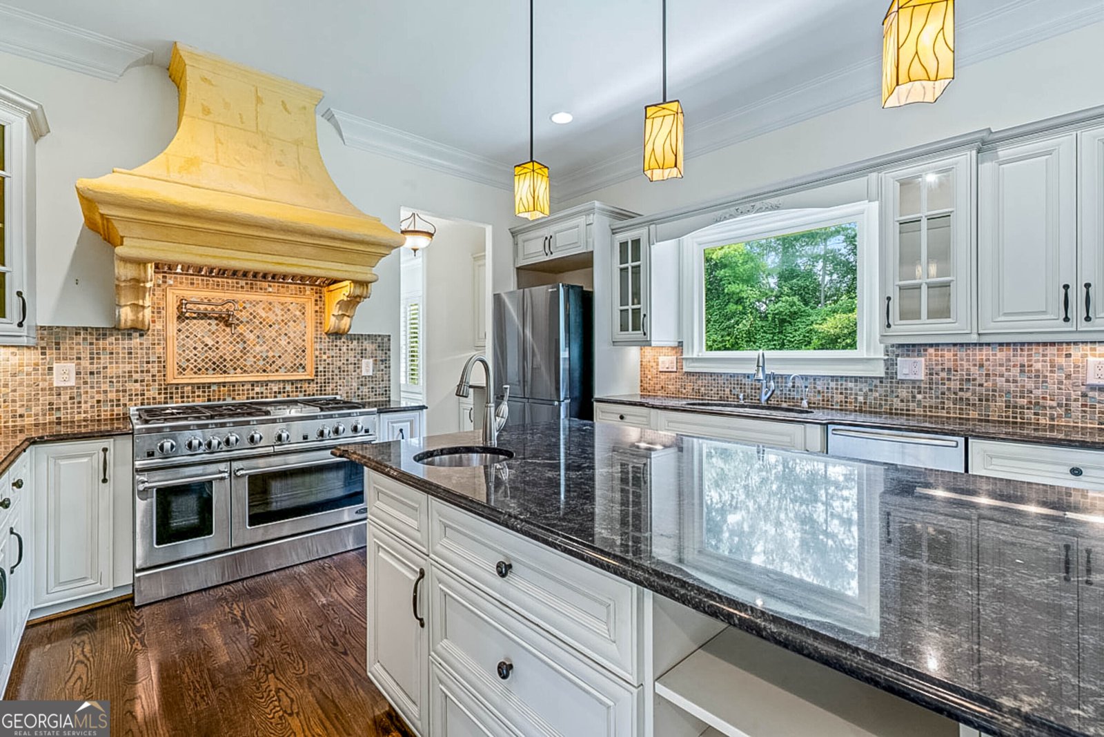 7611 Regency Circle Sandy Springs - 24