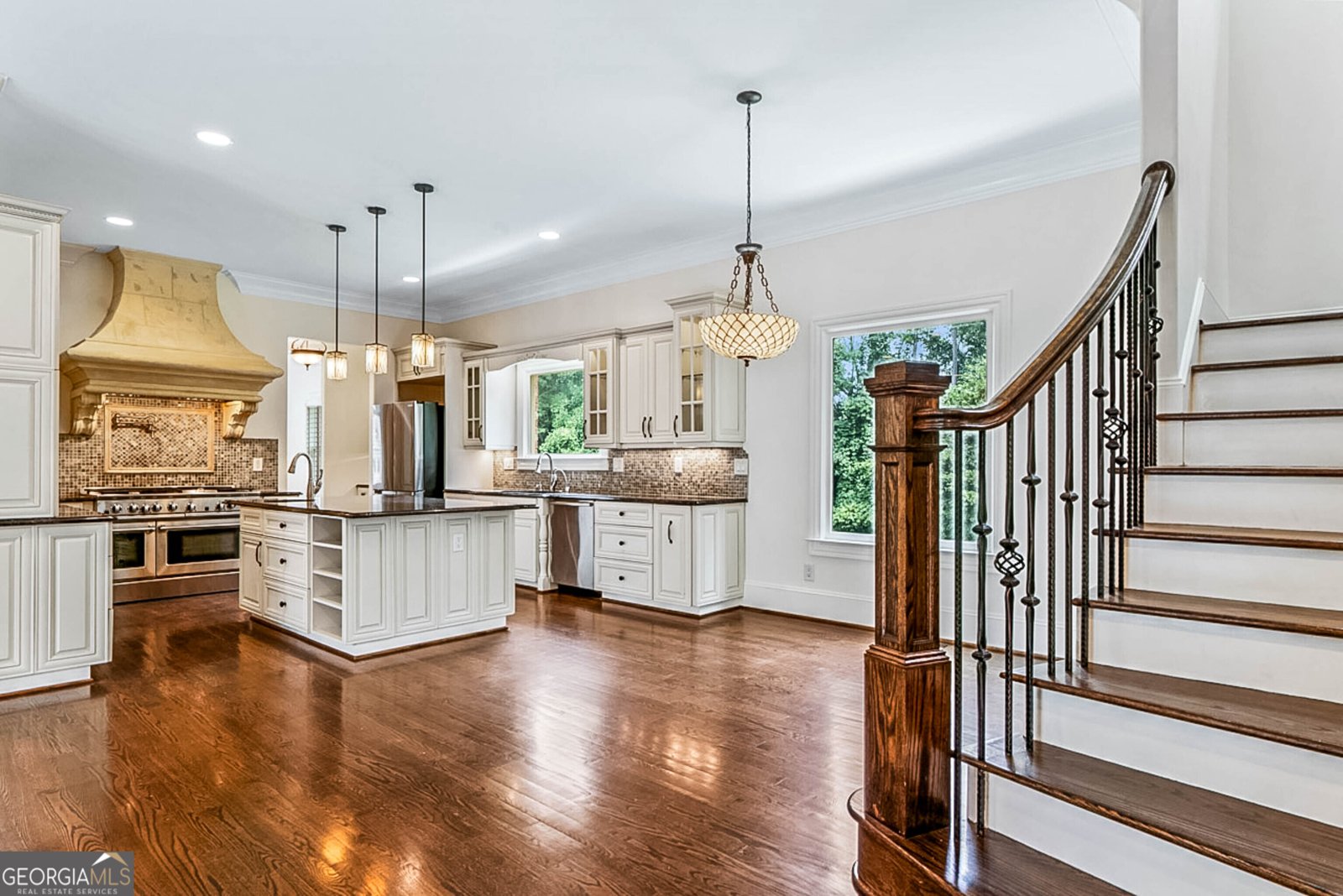7611 Regency Circle Sandy Springs - 25