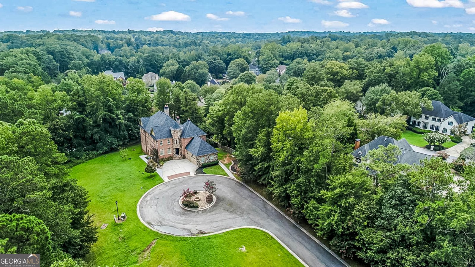 7611 Regency Circle Sandy Springs - 3
