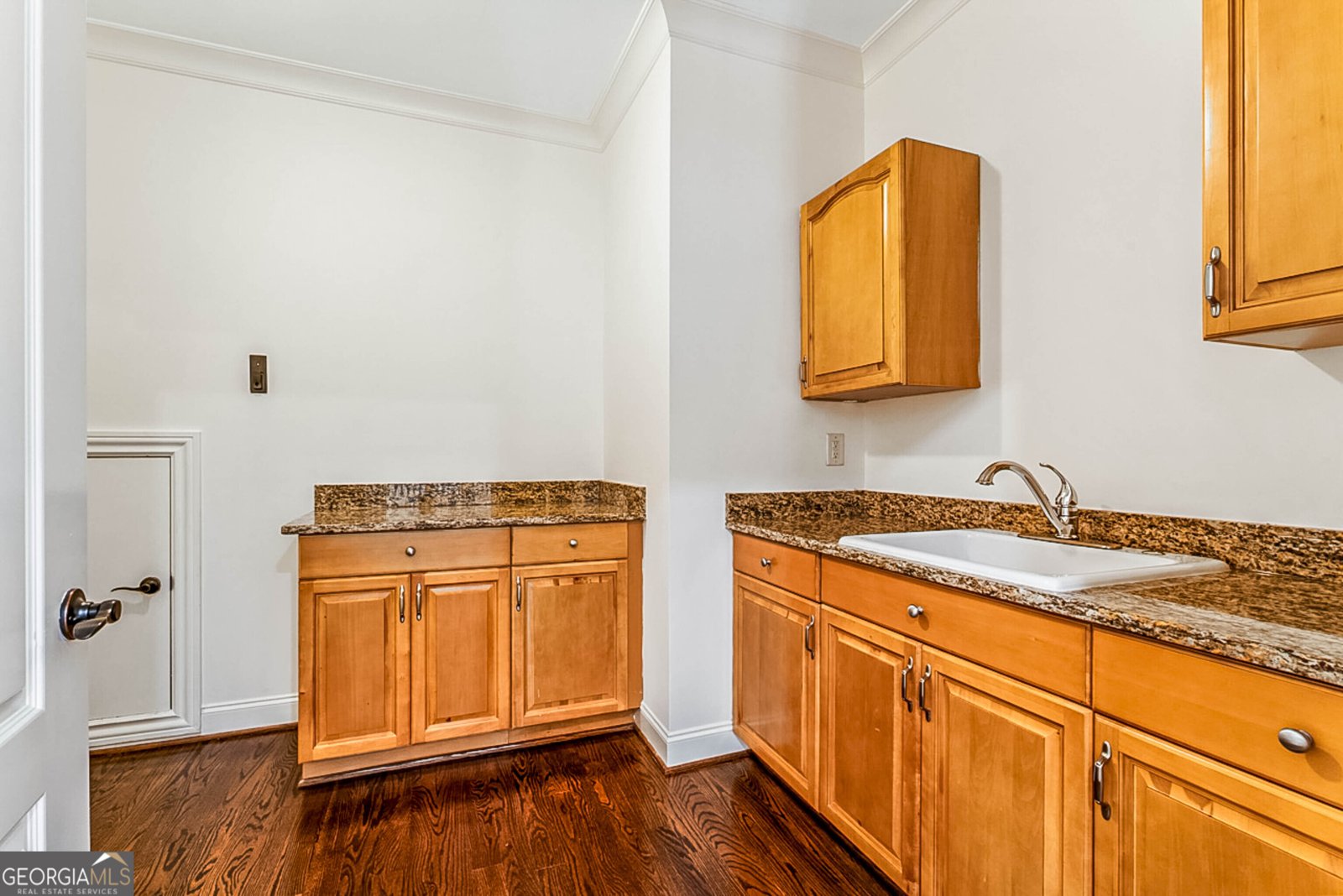 7611 Regency Circle Sandy Springs - 33