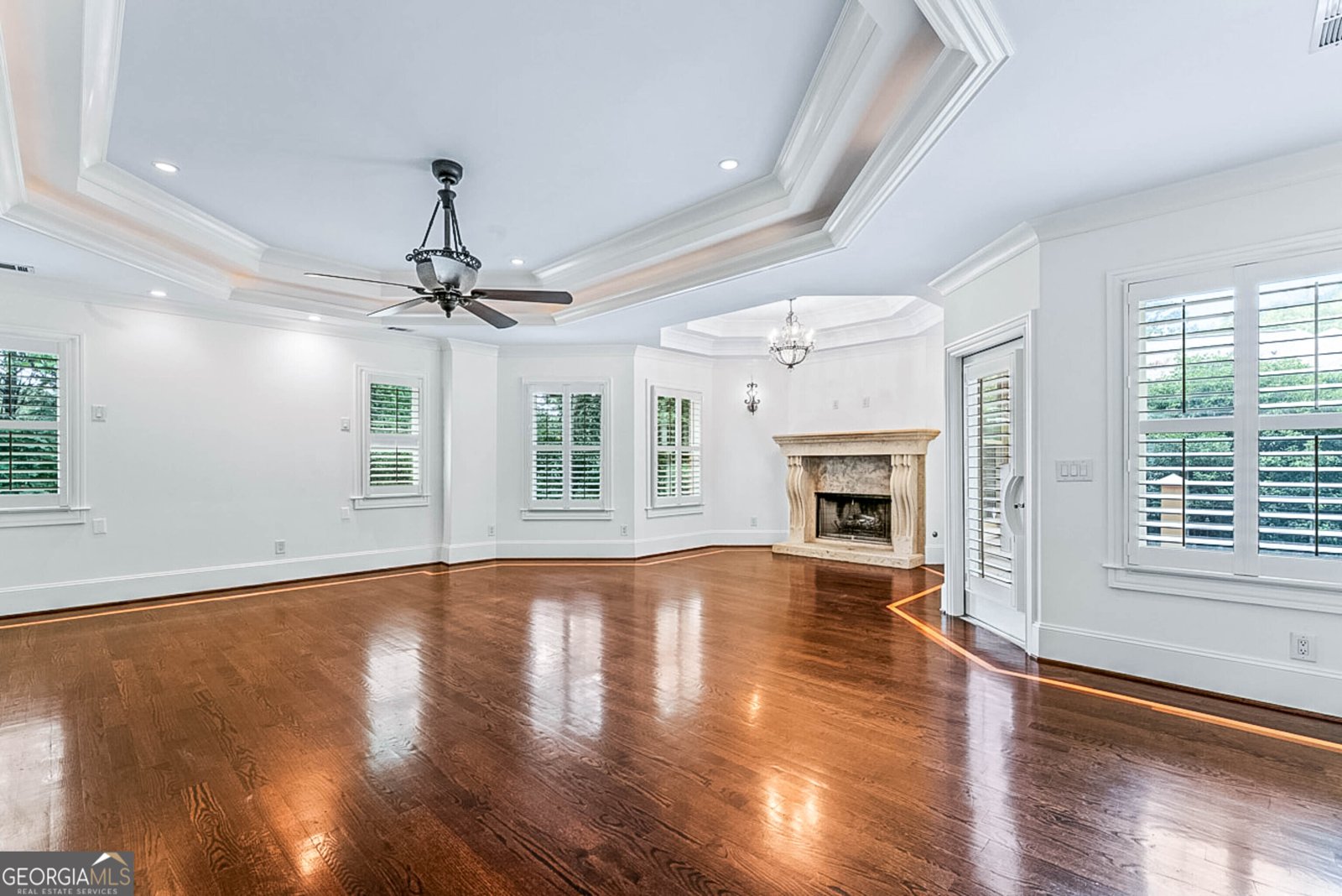 7611 Regency Circle Sandy Springs - 36