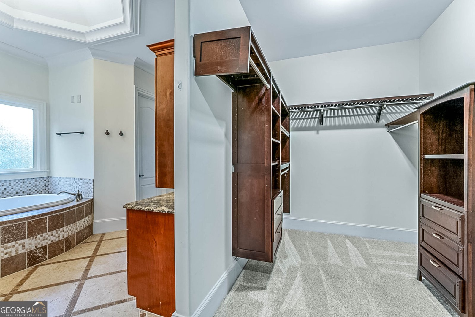 7611 Regency Circle Sandy Springs - 41