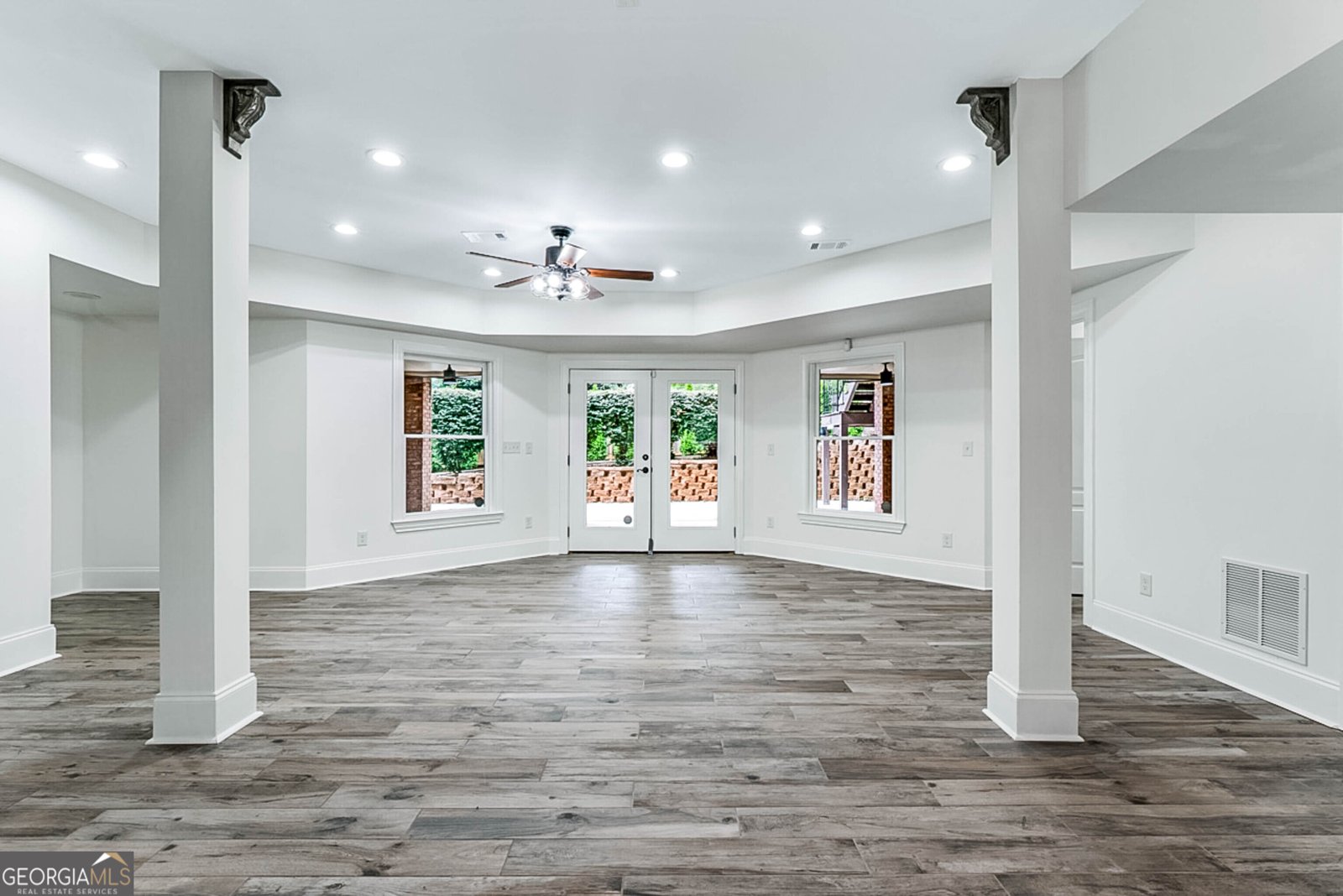 7611 Regency Circle Sandy Springs - 59