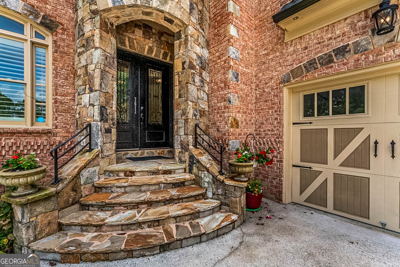 7611 Regency Circle Sandy Springs - 7