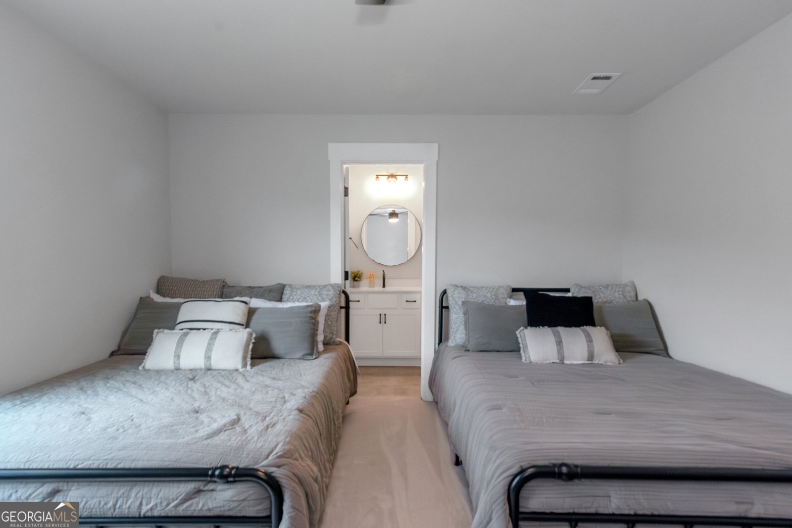 1290 Legend Drive Greensboro - 34