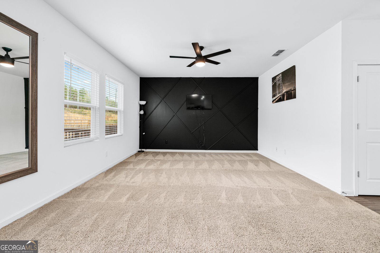 300 Hyde Park Winder - 13