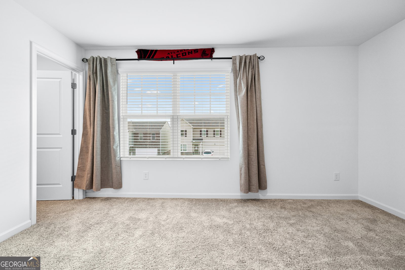 300 Hyde Park Winder - 17