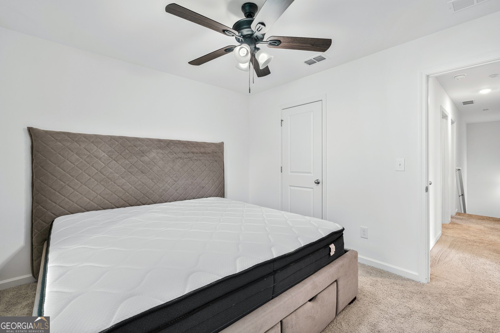300 Hyde Park Winder - 23