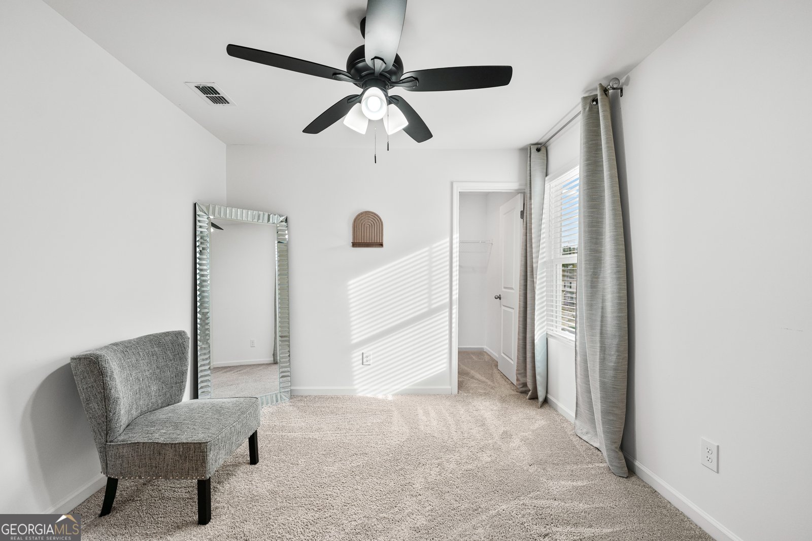 300 Hyde Park Winder - 9