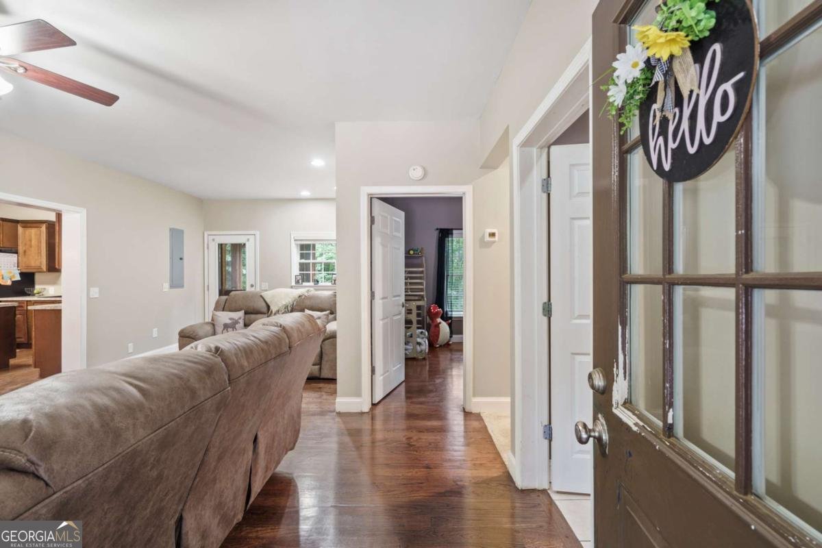 471 & 475 STERLING Road Jasper - 55