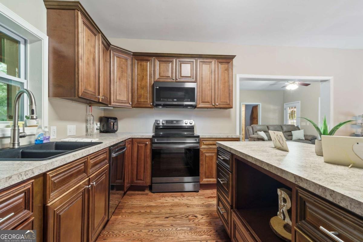 471 & 475 STERLING Road Jasper - 84