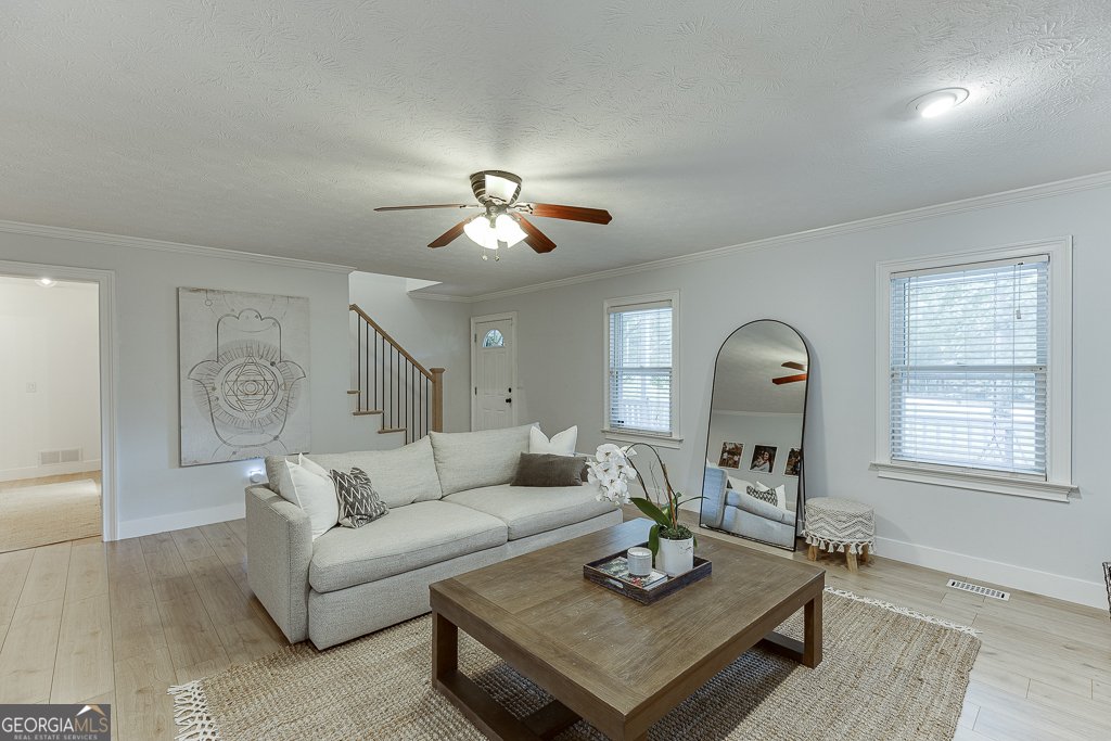 4724 Gateway Lane Flowery Branch - 10