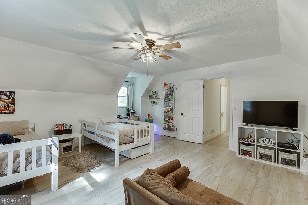 4724 Gateway Lane Flowery Branch - 37