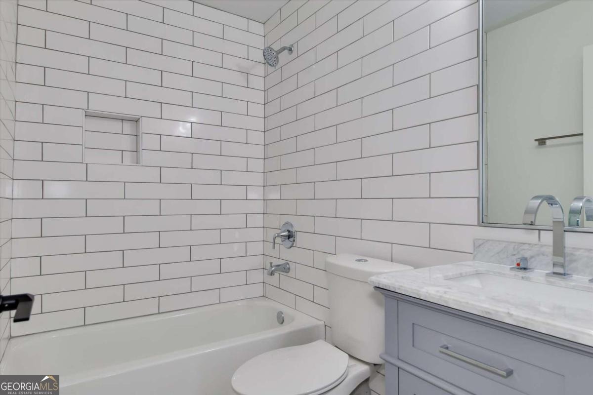1869 Chapman Avenue East Point - 11