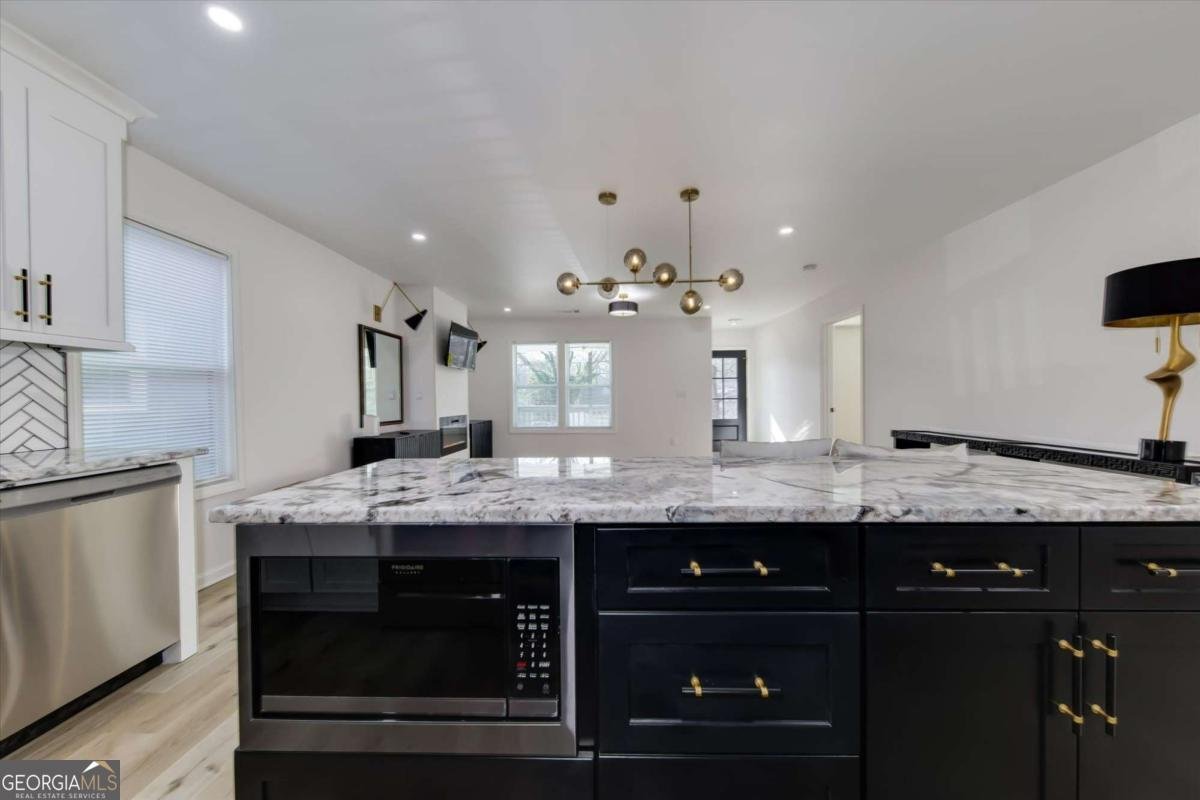 1869 Chapman Avenue East Point - 6