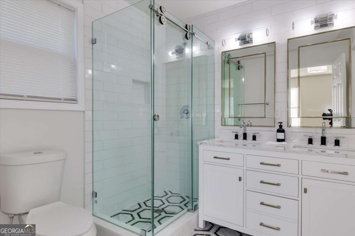 1869 Chapman Avenue East Point - 8