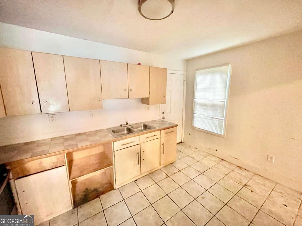 1566 Avon Avenue Atlanta - 5