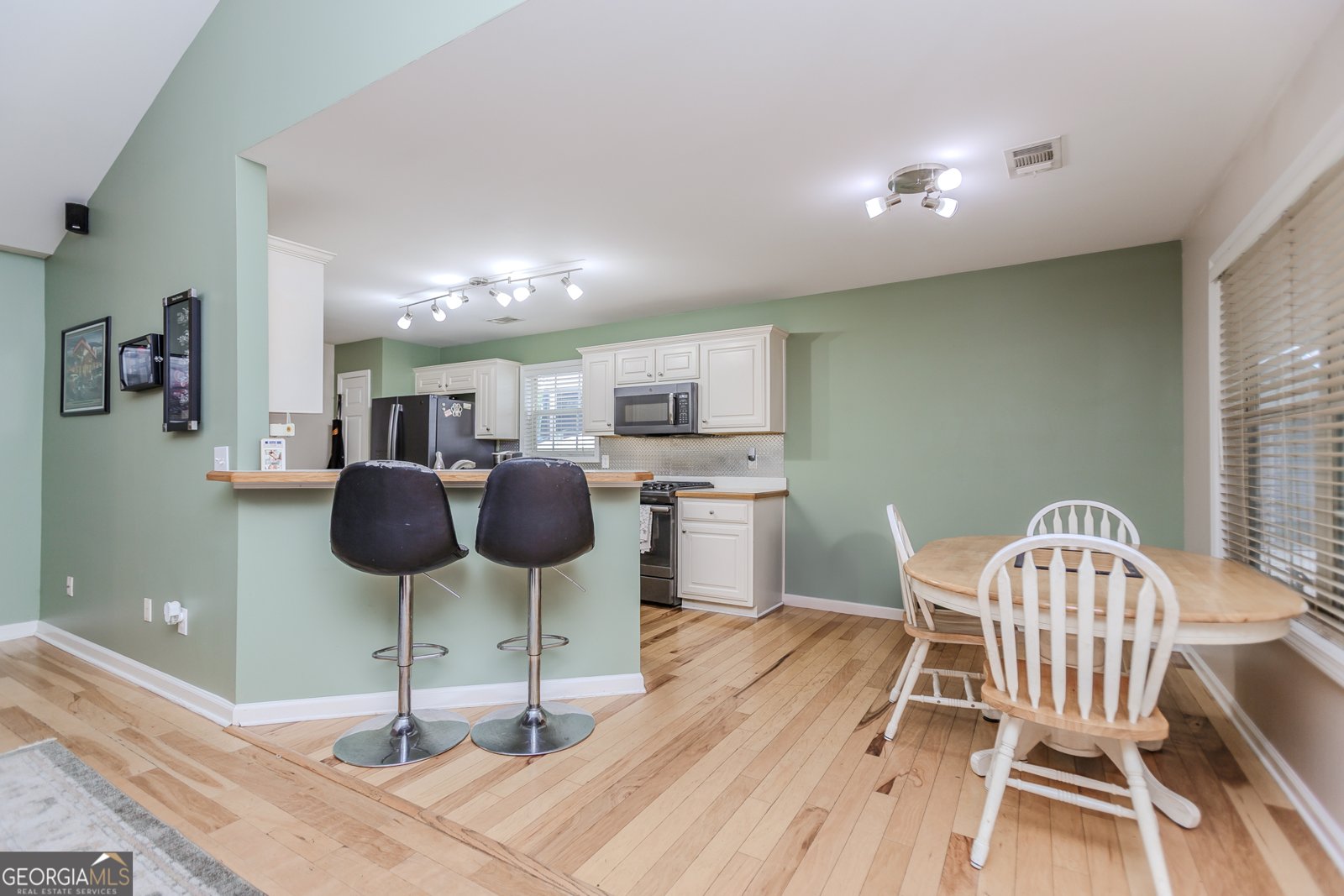 5300 Valley Forest Way Flowery Branch - 5