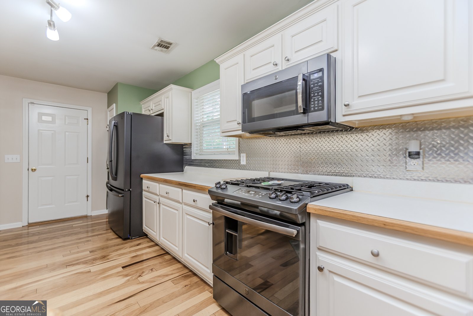 5300 Valley Forest Way Flowery Branch - 7
