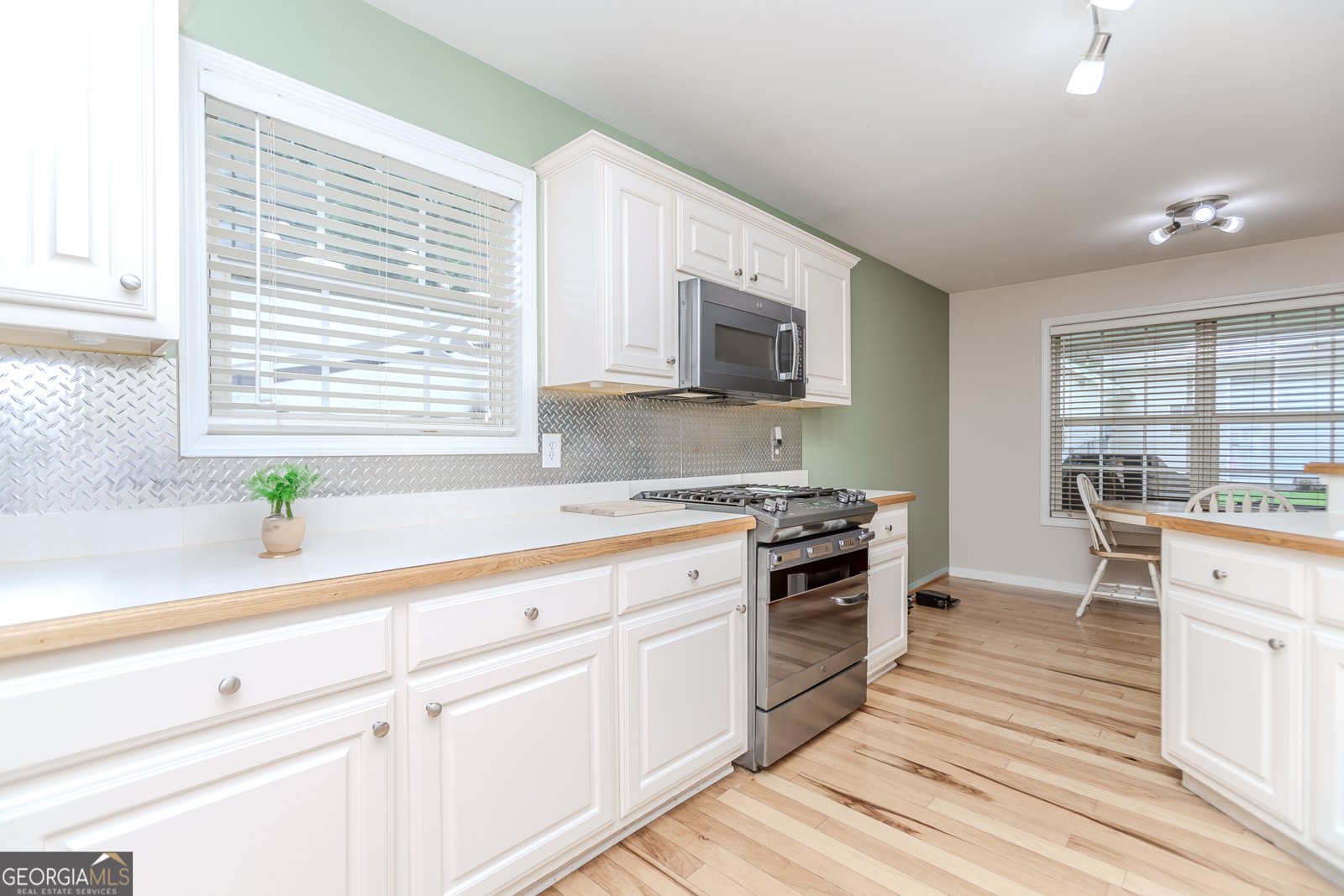 5300 Valley Forest Way Flowery Branch - 8