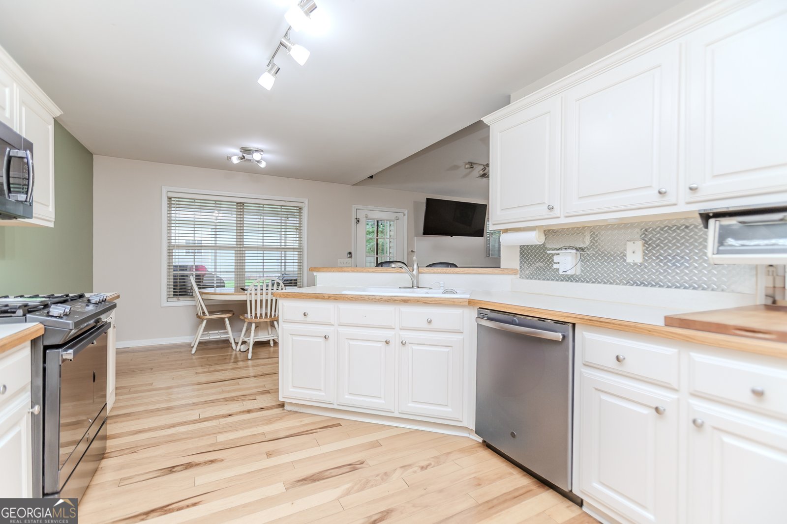 5300 Valley Forest Way Flowery Branch - 9