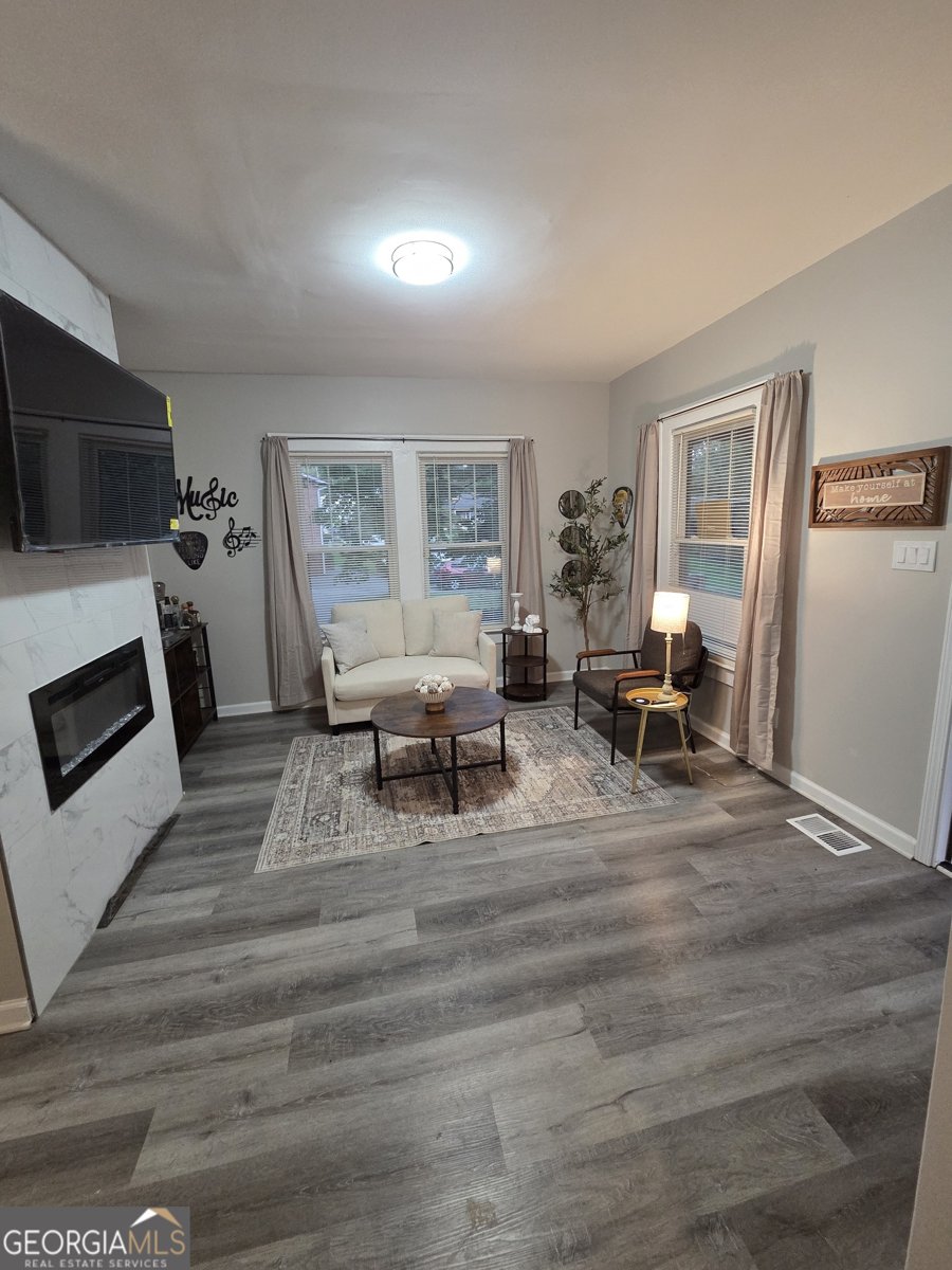 1889 Vesta Avenue East Point - 4