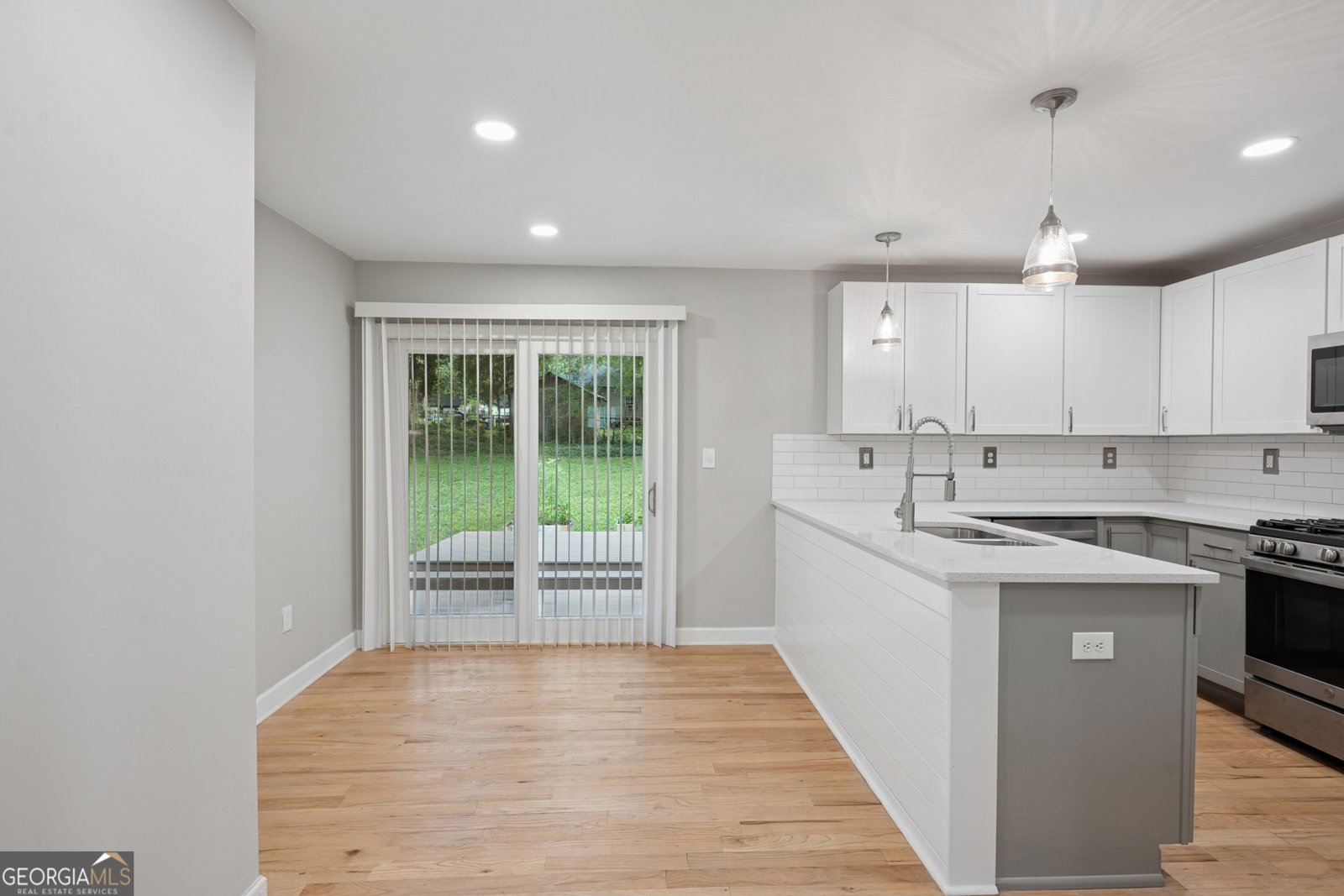1335 East Washington Avenue East Point - 11