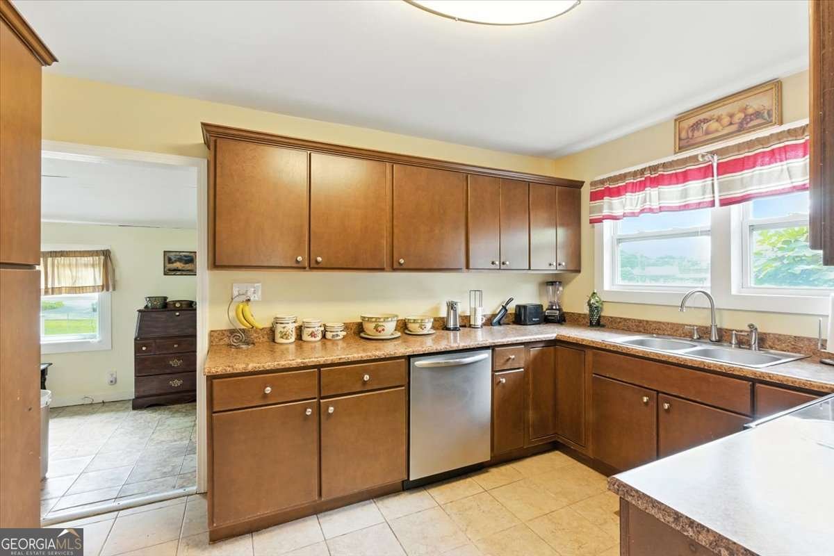 501 Douglas Street Cartersville - 3