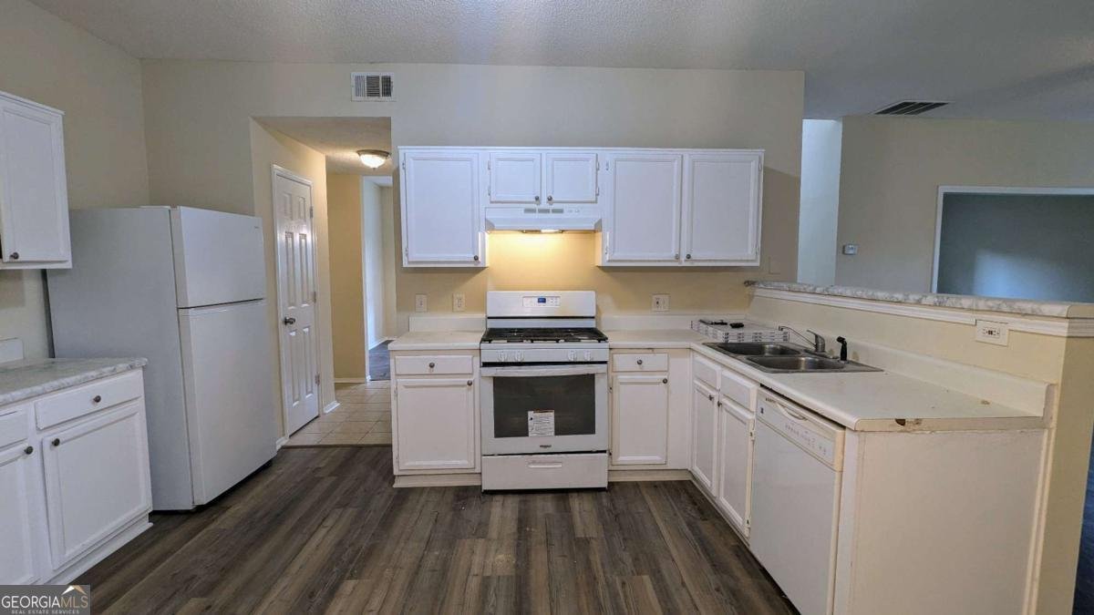 525 Crestwood Court Lithonia - 8