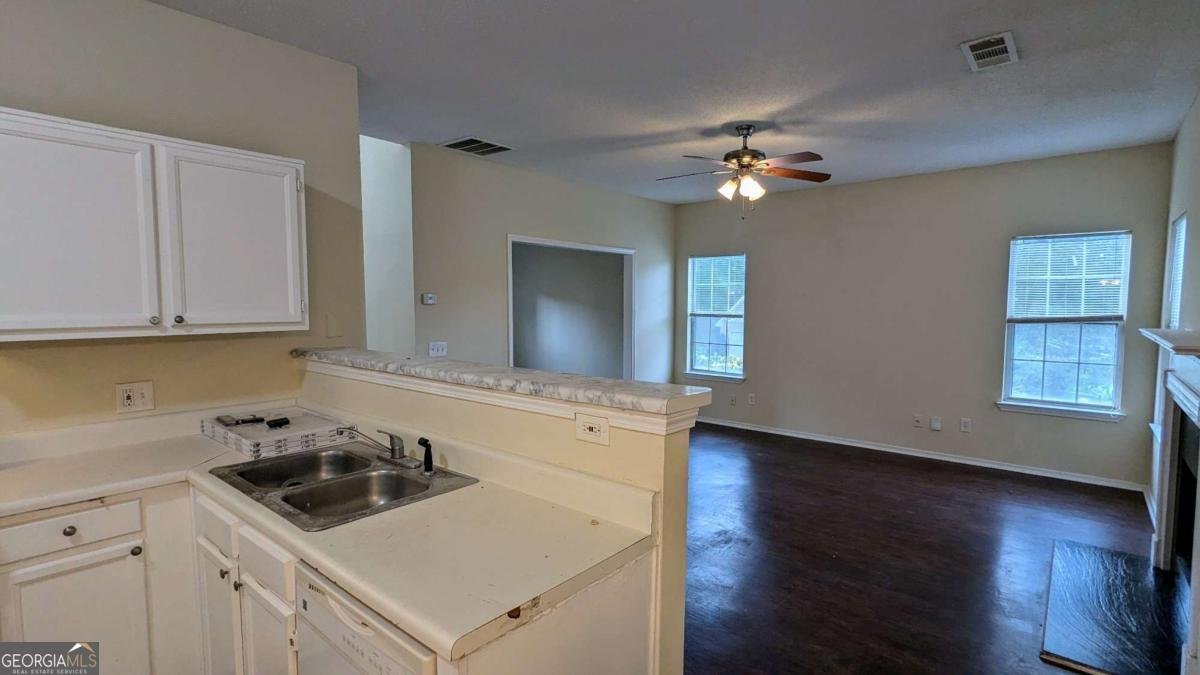 525 Crestwood Court Lithonia - 9