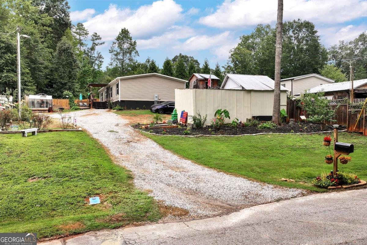 112 Fisherman Cove Lavonia - 39