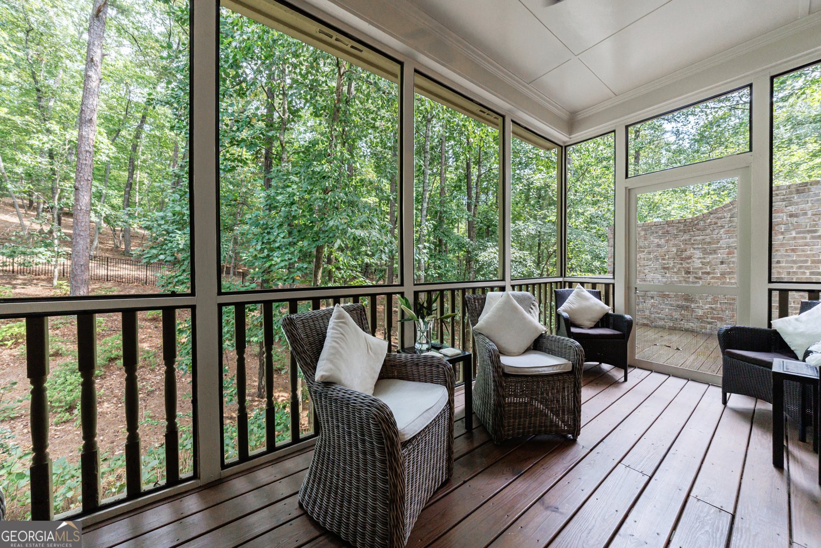 9018 Riverbend Manor Alpharetta - 18