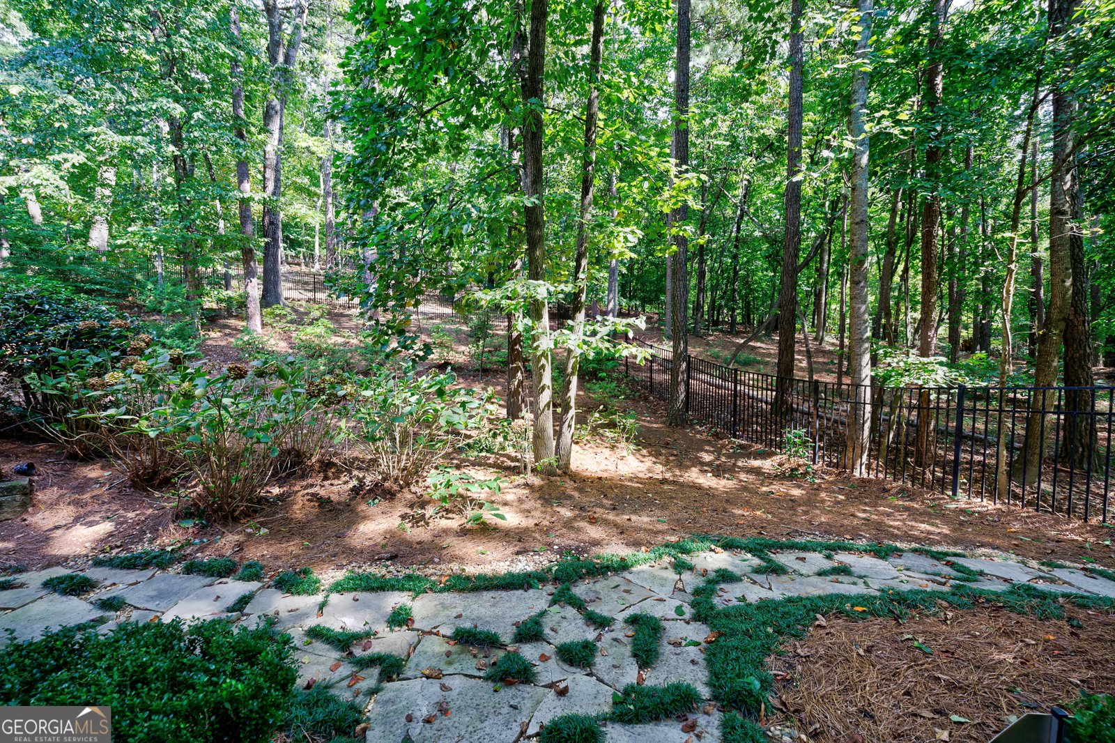 9018 Riverbend Manor Alpharetta - 21