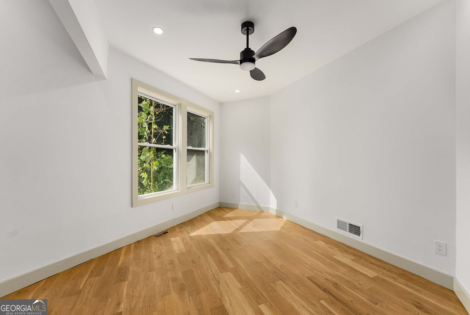 335 Eureka Drive Atlanta - 38