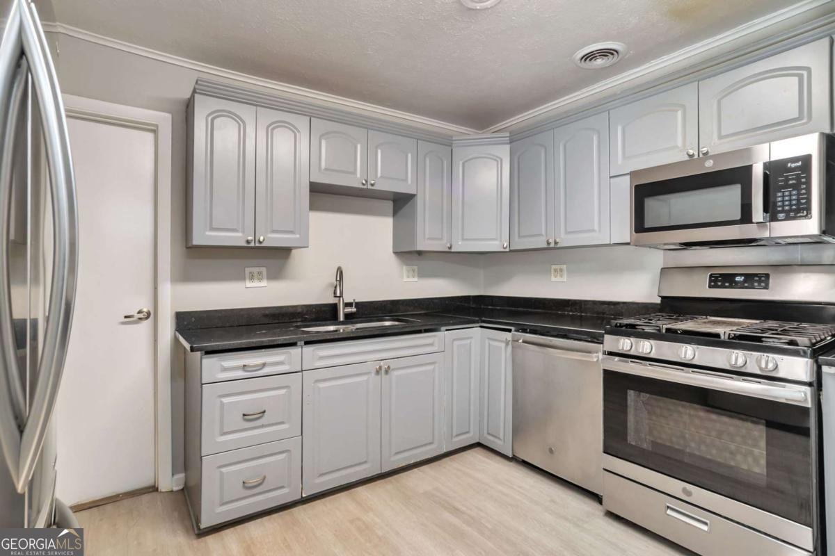 484 Evergreen Drive Forest Park - 7