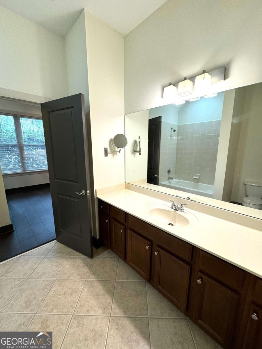 1195 Milton Terrace Atlanta - 28