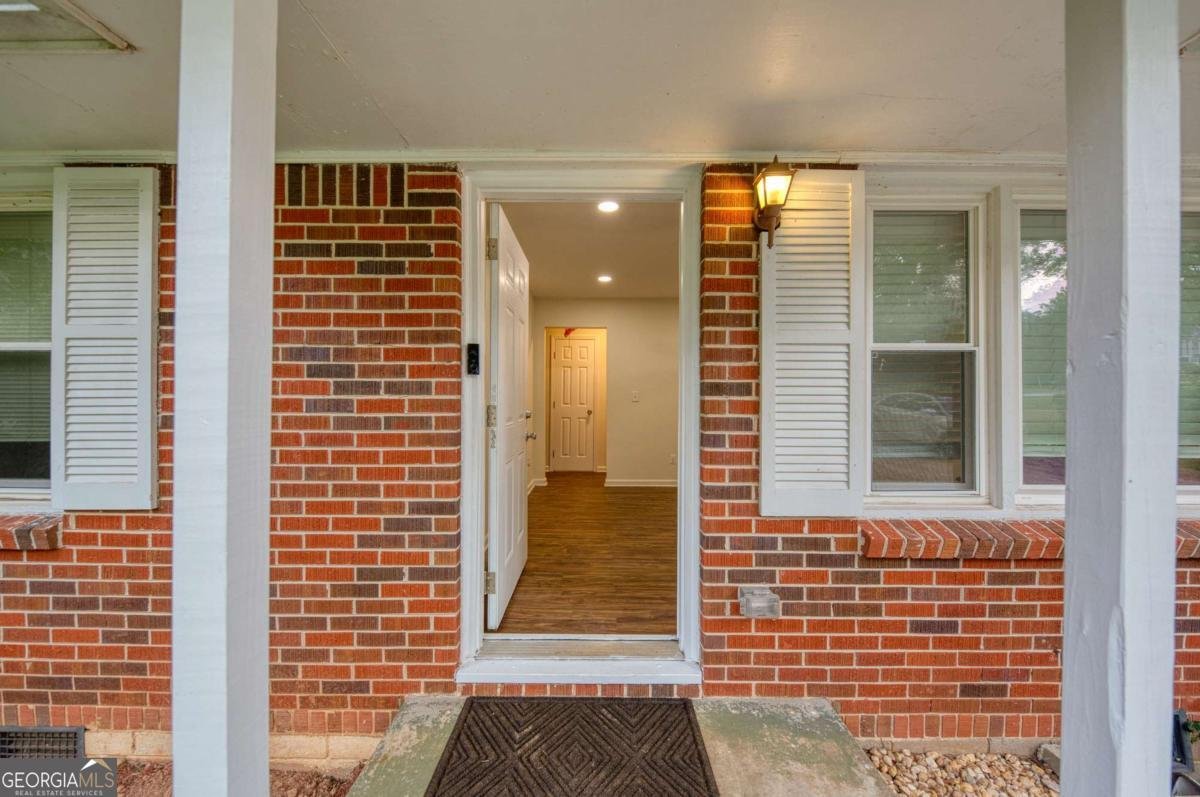 1693 Montreal Road Tucker - 3
