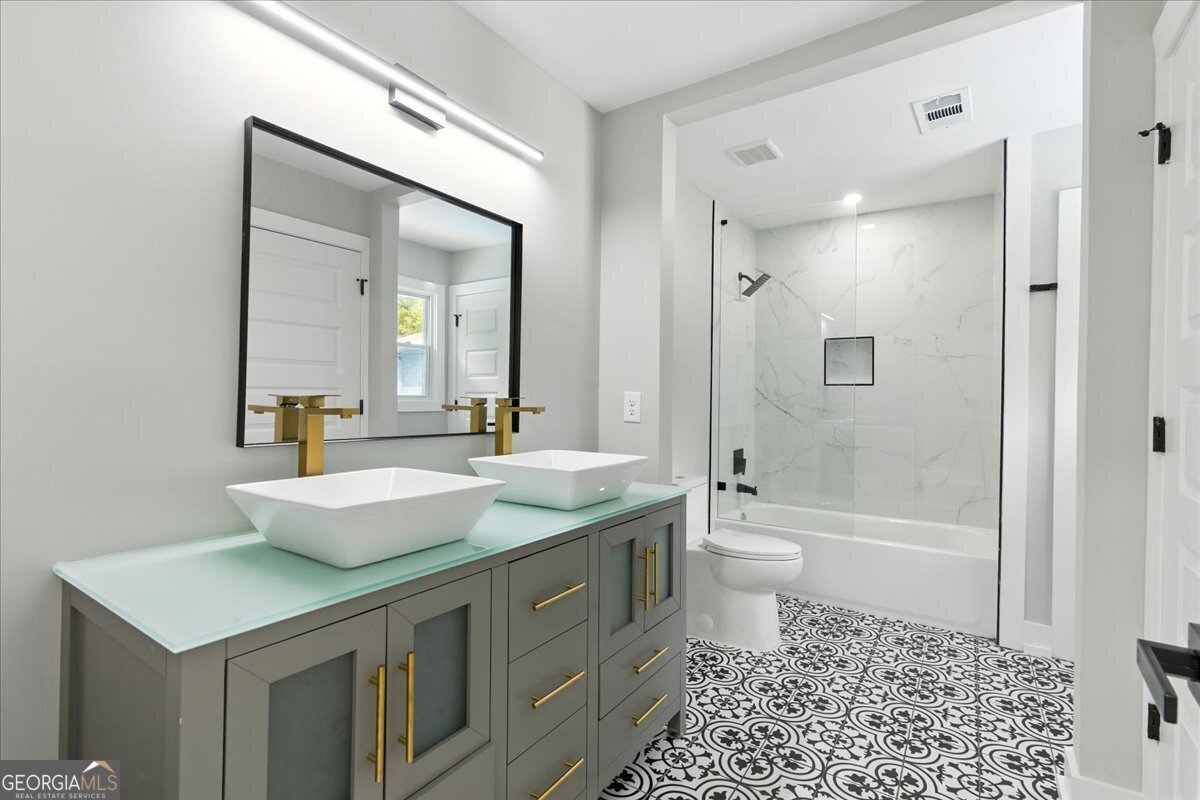 4395 Woodland Brook Drive Atlanta - 4