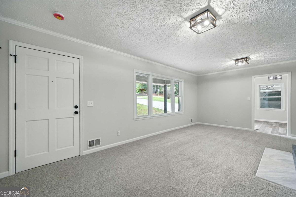 115 Dixie Lane Ball Ground - 3
