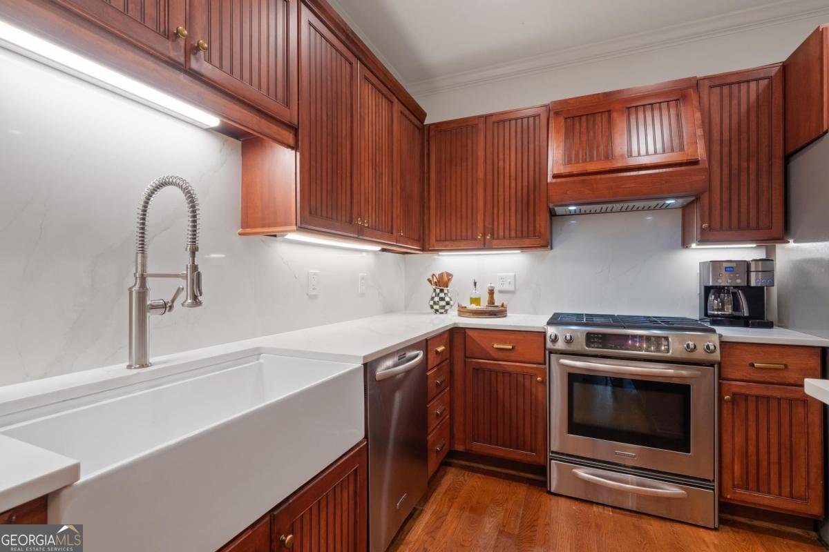 1041 Lockets Trail Greensboro - 30