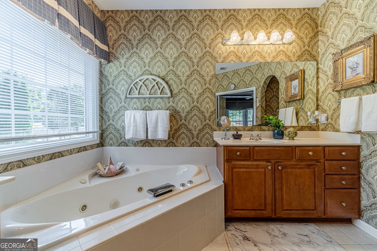 4335 Lakeside Boulevard Monroe - 27
