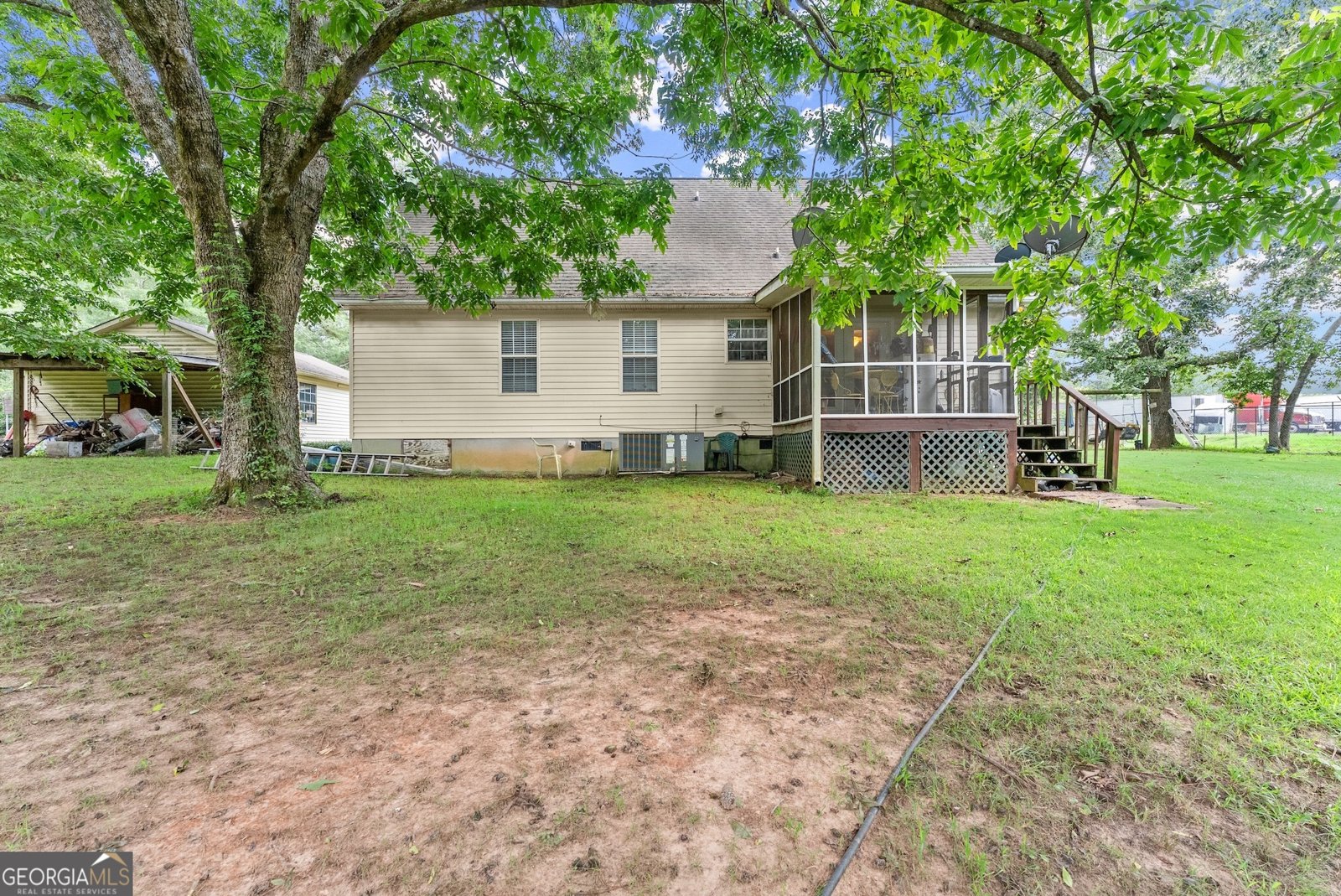 4526 Railroad Street Oakwood - 39