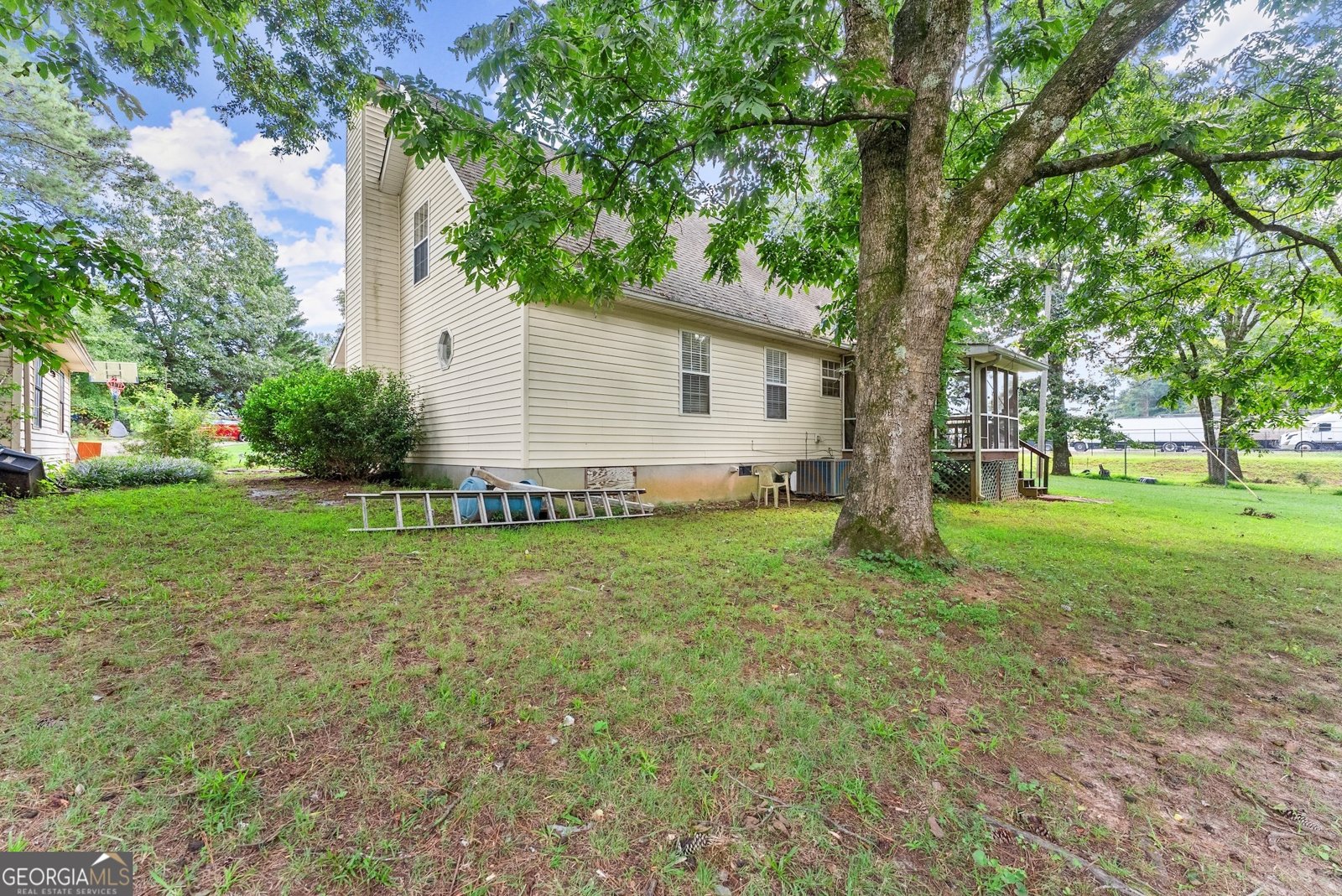 4526 Railroad Street Oakwood - 40