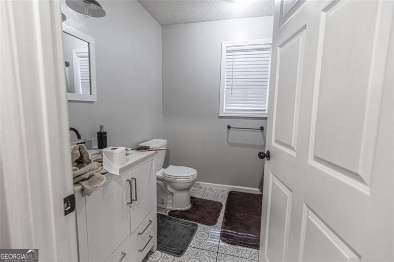 23 HAMPTON Drive White - 23