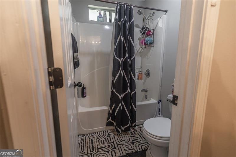 23 HAMPTON Drive White - 24