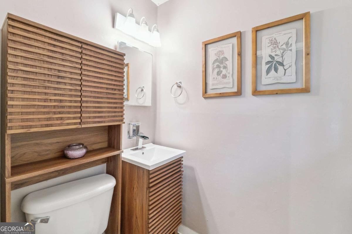 2608 Woodgreen Drive Atlanta - 24