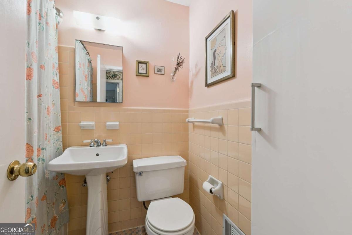 2608 Woodgreen Drive Atlanta - 30