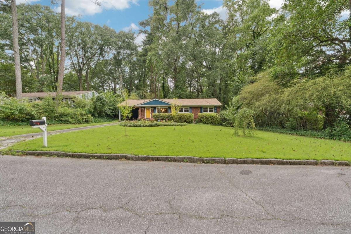 2608 Woodgreen Drive Atlanta - 39