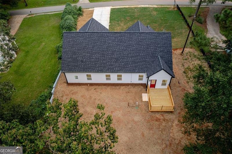113 Neal Ave Stockbridge - 1